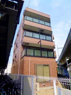 ペンテフラット【4階】の外観