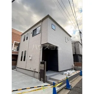 東京都世田谷区上北沢1【一戸建】の外観