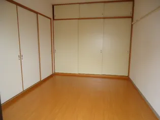 プランドール吉野【5階】の居間