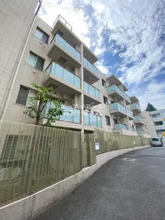 コンフォリア原宿【2階】の外観