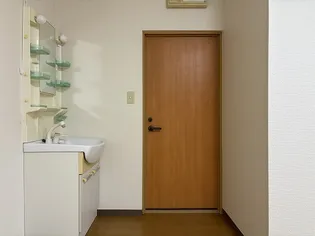 コーポラスなるせV【2階】の玄関