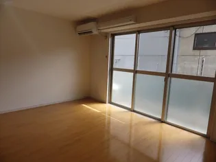 ムーンローズ【2階】の居間