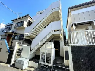 ヒルズ読売ランド【2階】の外観
