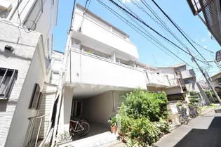 クイーンズコートの画像