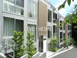 東京都新宿区下落合4【マンション】の外観