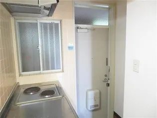 ハイネス月見台【1階】の玄関