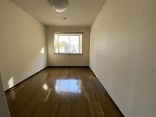 ハイネス月見台【1階】の居間