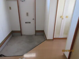 すみれハイツ【1階】の玄関