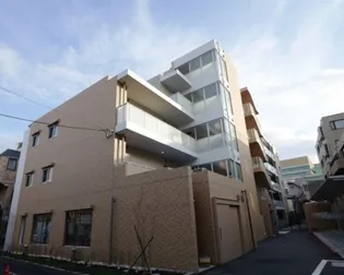 東京都新宿区大京町【マンション】の外観