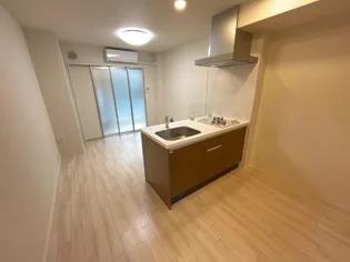 フォレスト離宮唐津【1階】の居間