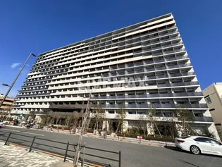 ロイヤルパークス有明【2階】の外観