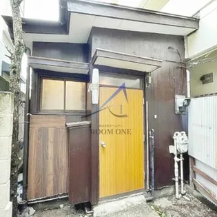 納戸マンション【1階】の外観