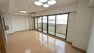 ロイヤルシャトー寺町台 601【6階】の居間