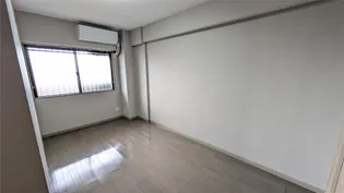 ロイヤルシャトー寺町台 601【6階】の内装