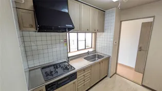 ロイヤルシャトー寺町台 601【6階】のキッチン