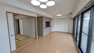 ロイヤルシャトー寺町台 601【6階】の居間