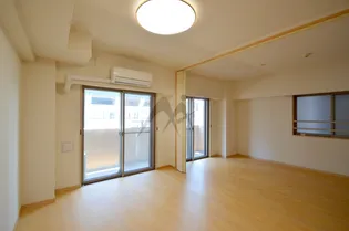 日神パレステージ東新宿イーストフォート【6階】の居間