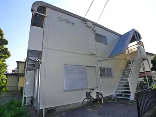 ニューハウス純【1階】の外観