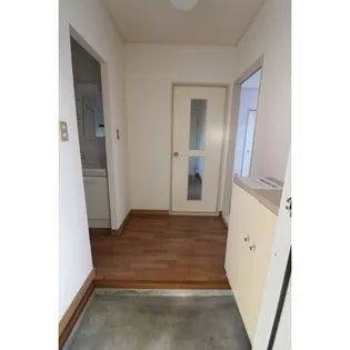 エスポワールワン【1階】の玄関