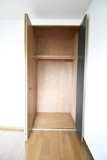 グローリアスガーデン【2階】の内装