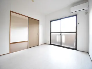 グローリアスガーデン【2階】の居間