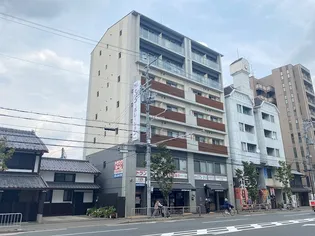 グランドーリア西院【4階】の外観