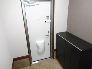 第2オレンジコーポの玄関