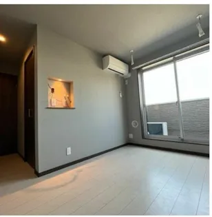 エルグランデ神大寺【3階】の居間