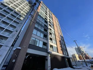 プライムメゾン鴨々川【4階】の外観