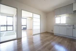 メルベーユ【2階】の居間