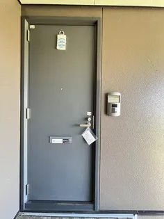 シャーメゾン本郷【2階】の玄関