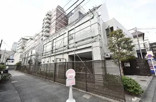 ル・シェルブルーの外観