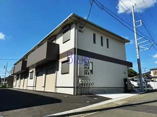 アウラガレージの外観