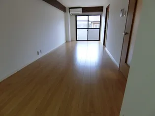 ファインティア【1階】の居間