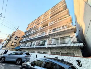 秀和都立大レジデンス【7階】の外観