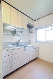 UR鈴蘭台第五【4階】のキッチン