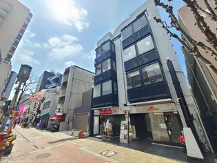 メルビ ケイの画像