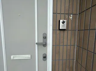 ジャガイモハイツの玄関