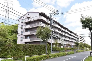 UR多摩ニュータウングリーンヒル豊ヶ丘-1・2【1階】の外観