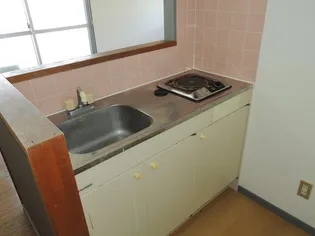 セレニティ川添 A棟【3階】のキッチン