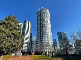 マジェスタワー六本木【3階】の外観