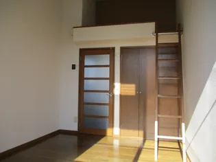 ブルージェント小松島【2階】の内装