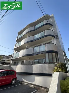 マンションリバーエイト【1階】の外観