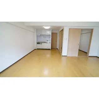 ノーブル・ライフ【3階】の居間