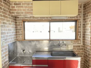 ラブリーヒルズ【3階】のキッチン