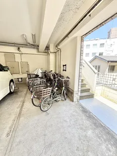 本郷ハイツ【1階】の外観