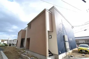 レイールプラス【1階】の外観