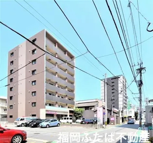 グランディ県庁前の画像