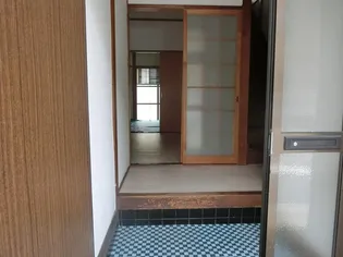 高野アパートの玄関