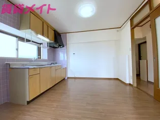 Bright Plaza B棟【3階】の居間